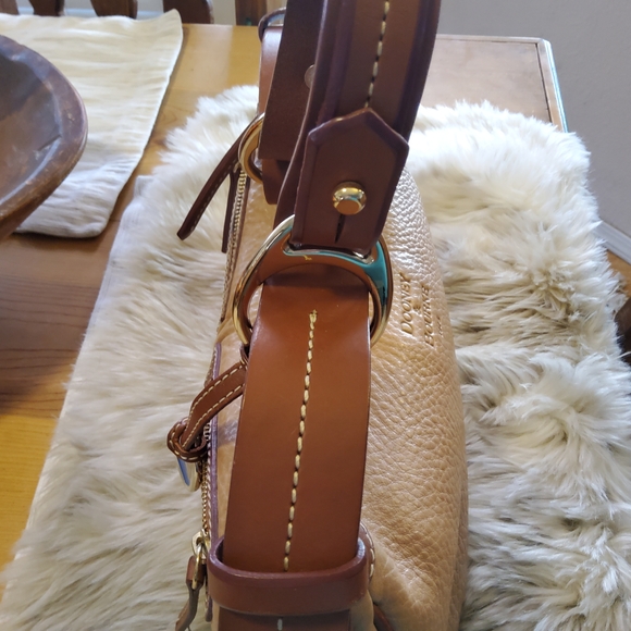 Dooney & Bourke Vintage Moon Bag Beyond EUC - Picture 5 of 16